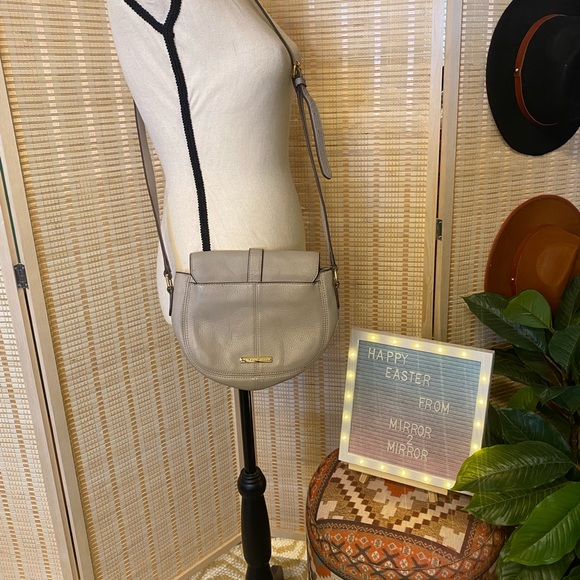 Vince Camuto crossbody purse - Picture 2 of 3